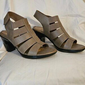 Croft and Barrow Beige OrthoLite 2.75" heel